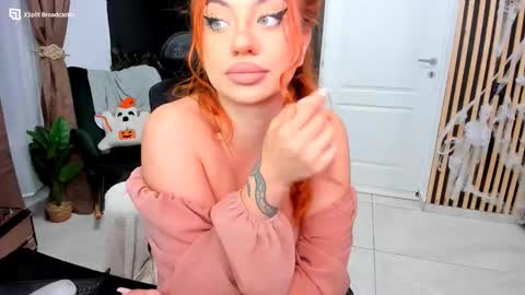 Snapshot of fireflowers_ chatting on 6, 11, 2025 Kallisy online show from 6, 11, 2025