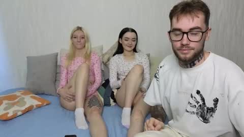 Snapshot of first_day_ chatting on 18, 9, 2025 ALICESTEVEVECTOR pvt open online show from 18, 9, 2025