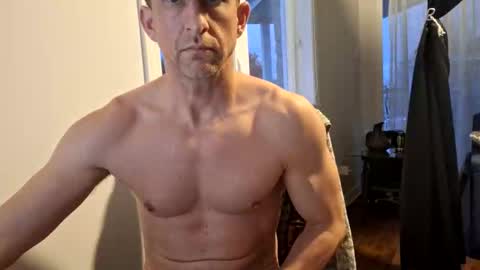 Snapshot of fit_dave_canada chatting on 6, 11, 2025 fit_dave_canada online show from 6, 11, 2025