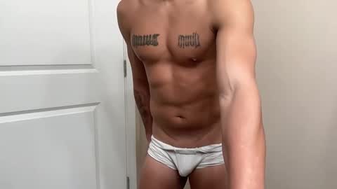 Snapshot of fithornyandtatted chatting on 8, 11, 2025 fithornyandtatted online show from 8, 11, 2025