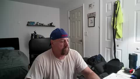 Snapshot of flaguy3233 chatting on 8, 12, 2024 Florida guy online show from 8, 12, 2024