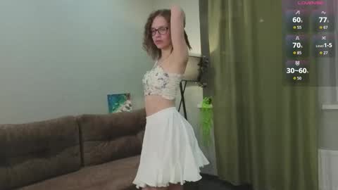 Snapshot of florafitch chatting on 11, 10, 2025 Anna online show from 11, 10, 2025