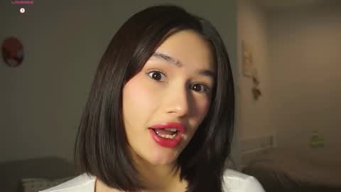 Snapshot of floralmuse chatting on 6, 11, 2025 Viola online show from 6, 11, 2025