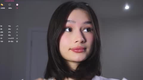 Snapshot of floralmuse chatting on 25, 11, 2025 Viola online show from 25, 11, 2025