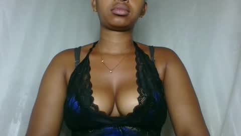 florencia011 online show from 22, 12, 2025