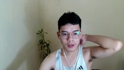 Snapshot of floriankeirxx_ chatting on 15, 10, 2025 floriankeirxx_ online show from 15, 10, 2025