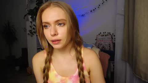 Snapshot of flower_elf chatting on 16, 11, 2025 flower_elf online show from 16, 11, 2025