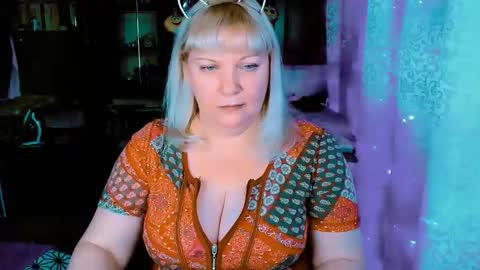 FlowerAhButterf online show from 14, 12, 2025