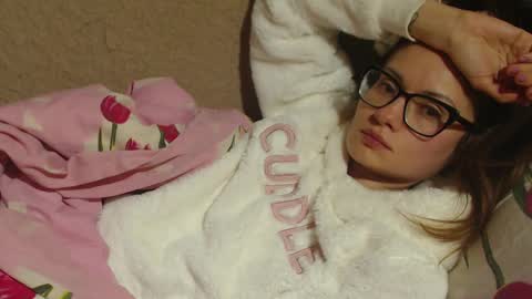 Snapshot of flowercandydoll chatting on 14, 12, 2024 say meow and send tip  online show from 14, 12, 2024