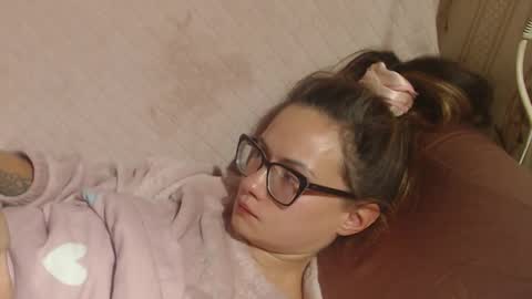 Snapshot of flowercandydoll chatting on 31, 10, 2025 say meow and send tip online show from 31, 10, 2025