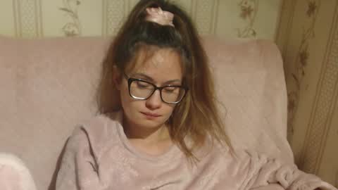 Snapshot of flowercandydoll chatting on 1, 11, 2025 say meow and send tip online show from 1, 11, 2025