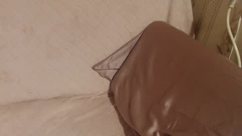 Snapshot of flowercandydoll chatting on 7, 11, 2025 say meow and send tip online show from 7, 11, 2025