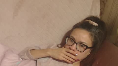 Snapshot of flowercandydoll chatting on 15, 11, 2025 say meow and send tip online show from 15, 11, 2025