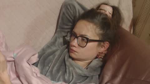 Snapshot of flowercandydoll chatting on 28, 11, 2025 say meow and send tip online show from 28, 11, 2025