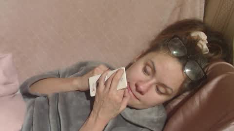 Snapshot of flowercandydoll chatting on 3, 12, 2025 say meow and send tip online show from 3, 12, 2025