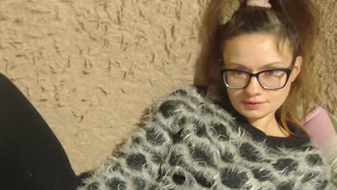 Snapshot of flowercandydoll13 chatting on 19, 12, 2024 say meow and send tip  online show from 19, 12, 2024