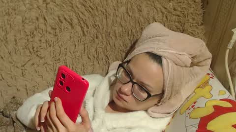 Snapshot of flowercandydoll13 chatting on 20, 1, 2025 say meow and send tip  online show from 20, 1, 2025