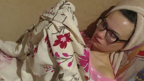 Snapshot of flowercandydoll13 chatting on 8, 3, 2025 say meow and send tip  online show from 8, 3, 2025