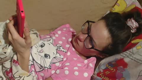 Snapshot of flowercandydoll13 chatting on 10, 3, 2025 say meow and send tip  online show from 10, 3, 2025