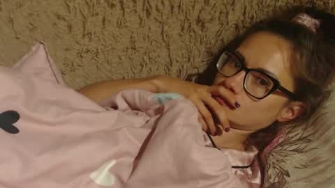 Snapshot of flowercandydoll13 chatting on 13, 9, 2025 say meow and send tip  online show from 13, 9, 2025