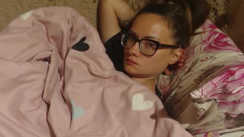 Snapshot of flowercandydoll13 chatting on 17, 9, 2025 say meow and send tip  online show from 17, 9, 2025