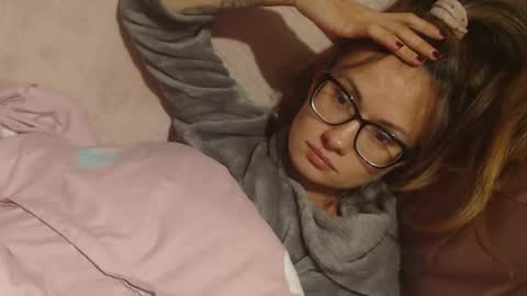 Snapshot of flowercandydoll13 chatting on 1, 10, 2025 say meow and send tip  online show from 1, 10, 2025