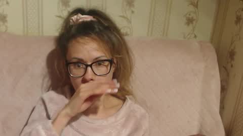 Snapshot of flowercandydoll13 chatting on 24, 10, 2025 say meow and send tip  online show from 24, 10, 2025