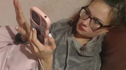 Snapshot of flowercandydoll13 chatting on 5, 11, 2025 say meow and send tip online show from 5, 11, 2025