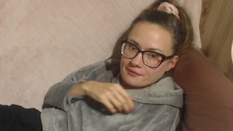 Snapshot of flowercandydoll13 chatting on 6, 11, 2025 say meow and send tip online show from 6, 11, 2025