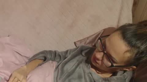 Snapshot of flowercandydoll13 chatting on 7, 11, 2025 say meow and send tip online show from 7, 11, 2025