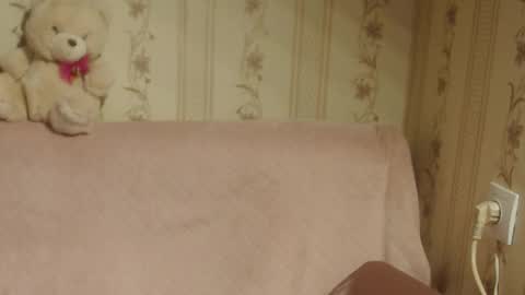 Snapshot of flowercandydoll13 chatting on 22, 11, 2025 say meow and send tip online show from 22, 11, 2025