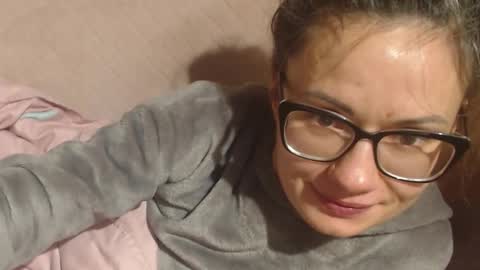 Snapshot of flowercandydoll13 chatting on 25, 11, 2025 say meow and send tip online show from 25, 11, 2025