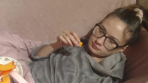 Snapshot of flowercandydoll13 chatting on 3, 12, 2025 say meow and send tip online show from 3, 12, 2025