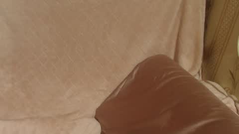 Snapshot of flowercandydoll13 chatting on 14, 12, 2025 say meow and send tip online show from 14, 12, 2025