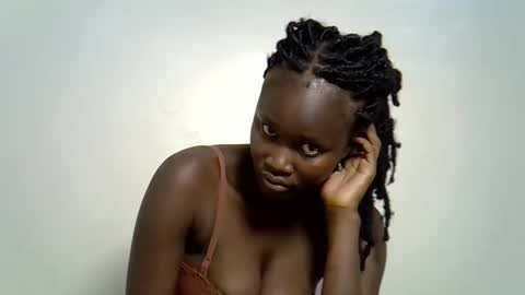 Snapshot of flowerdiva002 chatting on 9, 11, 2025 flowerdiva002 online show from 9, 11, 2025