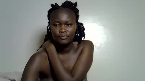 Snapshot of flowerdiva002 chatting on 14, 11, 2025 flowerdiva002 online show from 14, 11, 2025