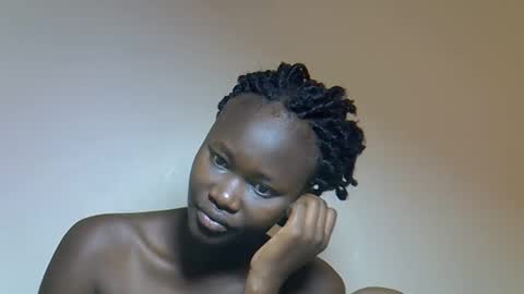 Snapshot of flowerdiva002 chatting on 1, 12, 2025 flowerdiva002 online show from 1, 12, 2025