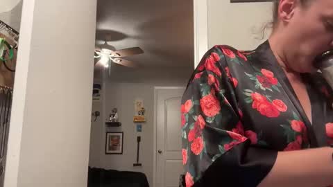 Snapshot of flowerfreak chatting on 4, 11, 2025 Flower Freak online show from 4, 11, 2025