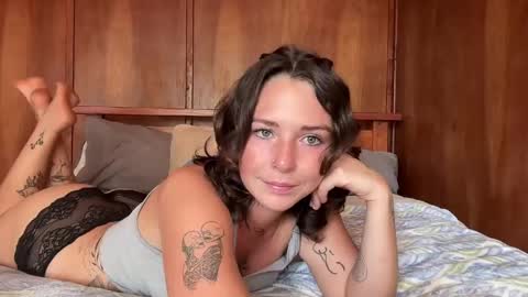 Flowergirl online show from 23, 12, 2025