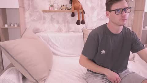 Snapshot of fluffy_hat chatting on 14, 12, 2025 Fluffy and Krut online show from 14, 12, 2025