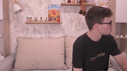 Fluffy and Krut online show from 21, 12, 2025