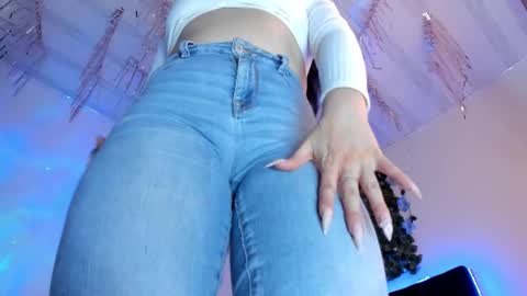 Snapshot of flylia_ chatting on 9, 9, 2025 lia online show from 9, 9, 2025