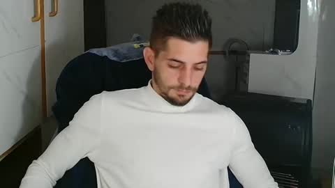 independent model online show from 7, 11, 2025