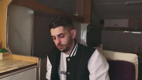 independent model online show from 31, 1, 2026