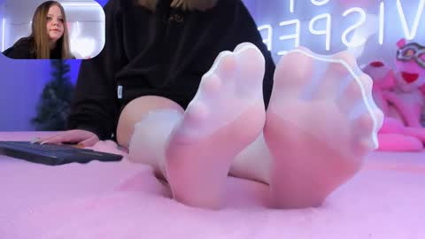 Snapshot of footfetish_baby chatting on 12, 1, 2025 Molly online show from 12, 1, 2025