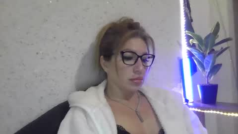 Snapshot of fox_red_lady7 chatting on 20, 2, 2025 fox_red_lady7 online show from 20, 2, 2025
