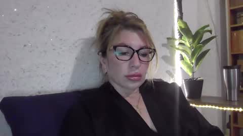 Snapshot of fox_red_lady7 chatting on 9, 3, 2025 fox_red_lady7 online show from 9, 3, 2025