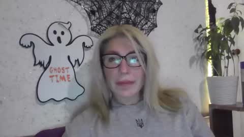 Snapshot of fox_red_lady7 chatting on 30, 10, 2025 fox_red_lady7 online show from 30, 10, 2025