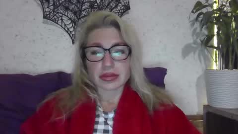 Snapshot of fox_red_lady7 chatting on 4, 11, 2025 fox_red_lady7 online show from 4, 11, 2025