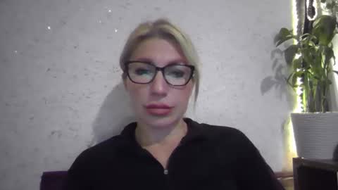 Snapshot of fox_red_lady7 chatting on 10, 11, 2025 fox_red_lady7 online show from 10, 11, 2025